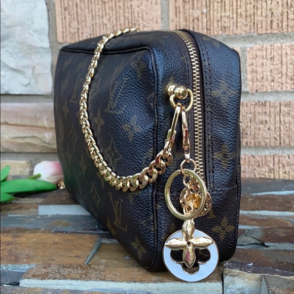 Louis Vuitton Black and Gold Crossbody Bag - Picture 5 of 11